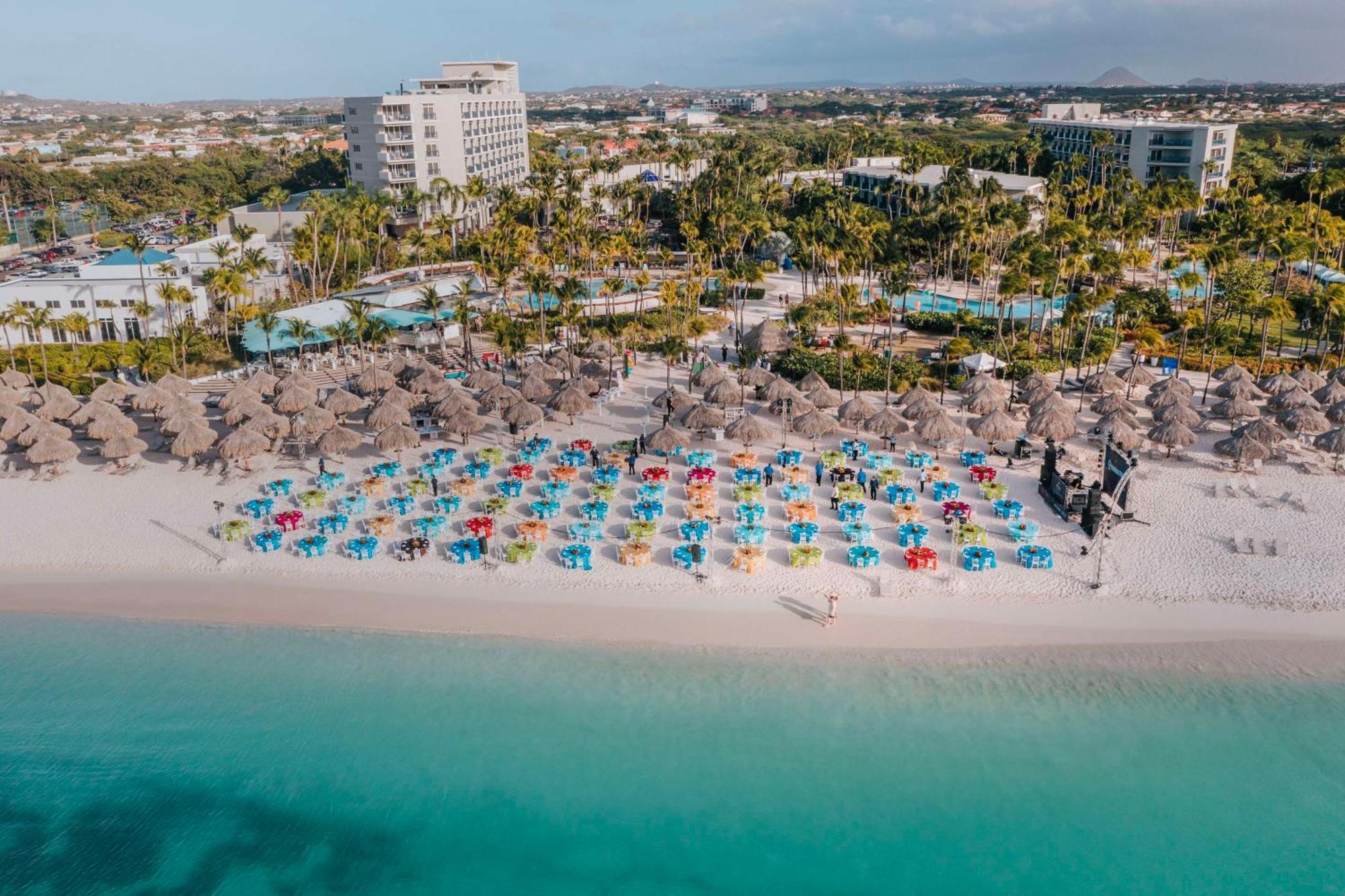 Hilton Aruba Caribbean Resort & Casino Palm Beach Exterior photo