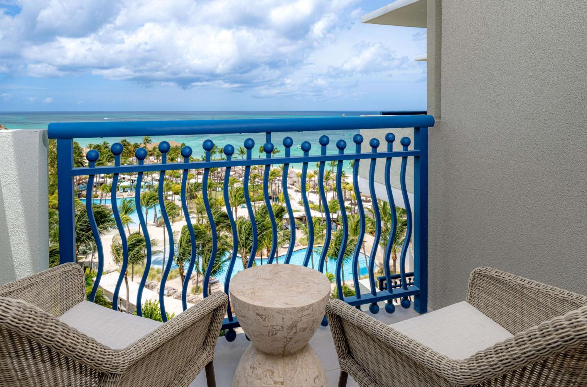 Hilton Aruba Caribbean Resort & Casino Palm Beach Exterior photo