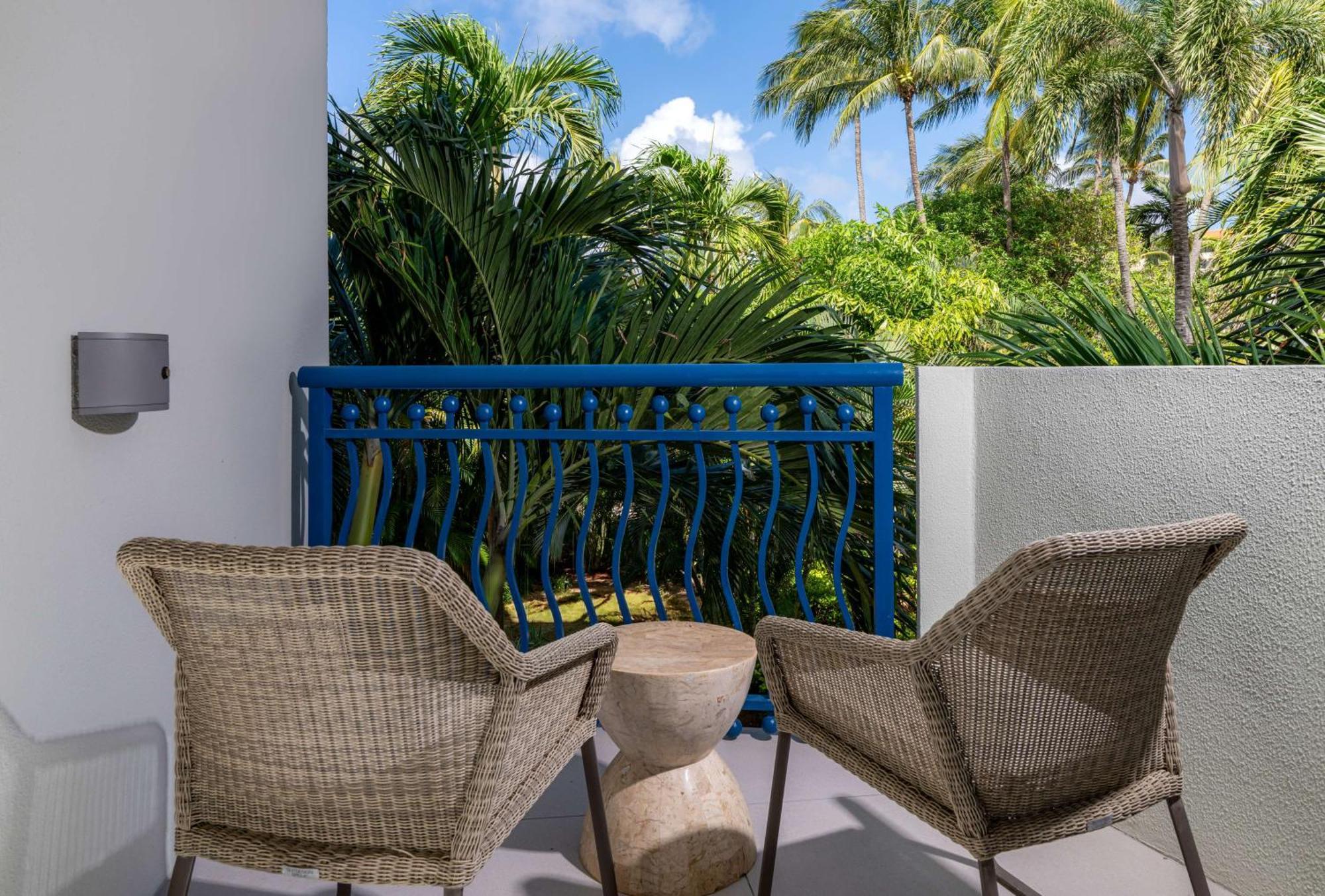 Hilton Aruba Caribbean Resort & Casino Palm Beach Exterior photo