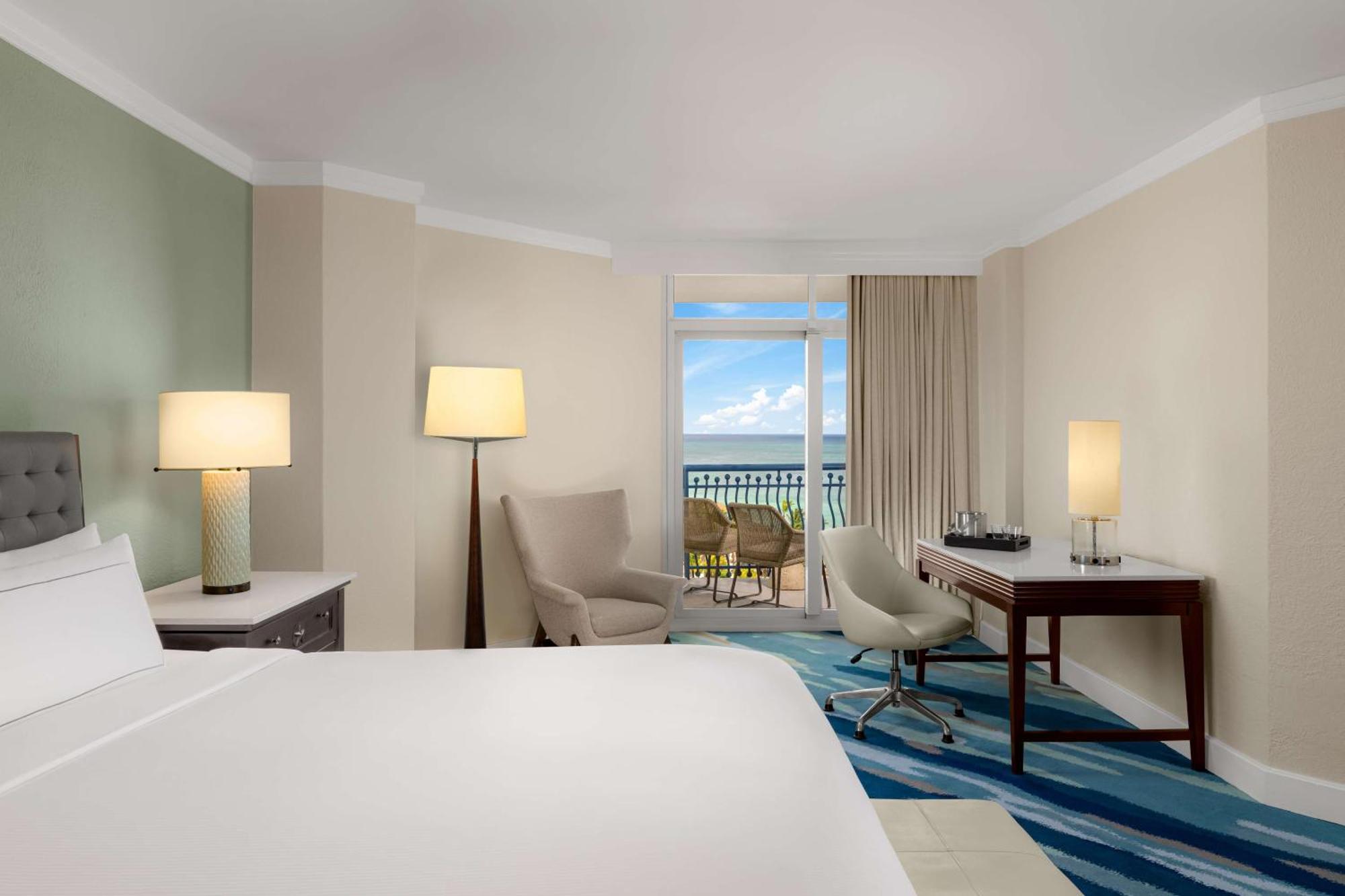 Hilton Aruba Caribbean Resort & Casino Palm Beach Exterior photo